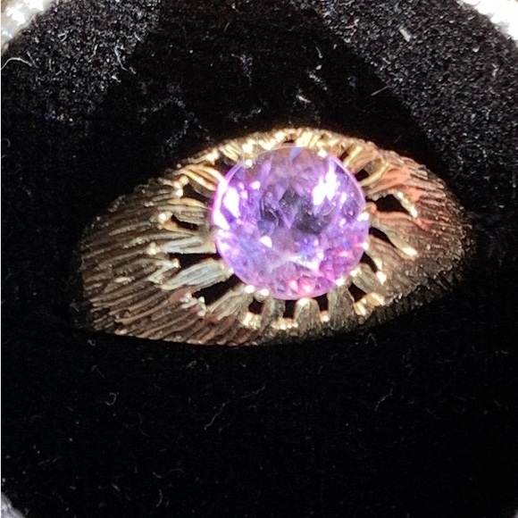 Antique Lavender Authentic Amethyst Ring💜 8k stamped Gold. Stunning condition💜 - Picture 1 of 3